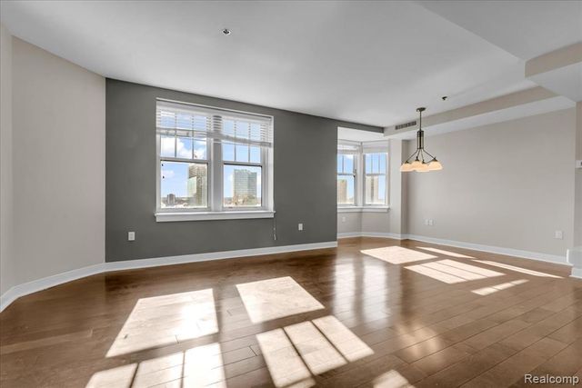 525 W Lafayette Boulevard 12E, Detroit, MI 48226