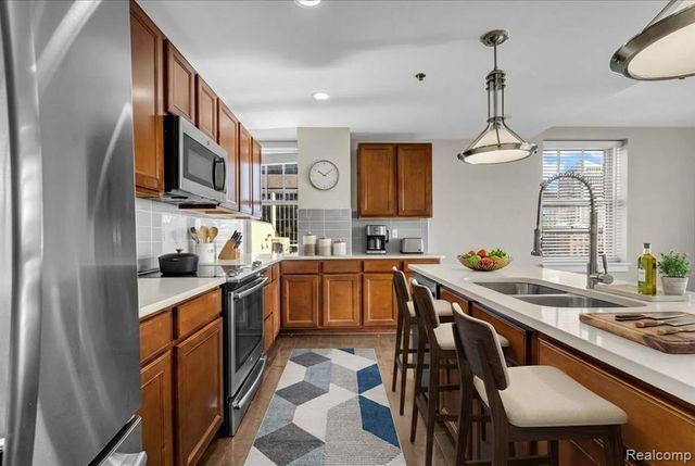 525 W Lafayette Boulevard 12E, Detroit, MI 48226