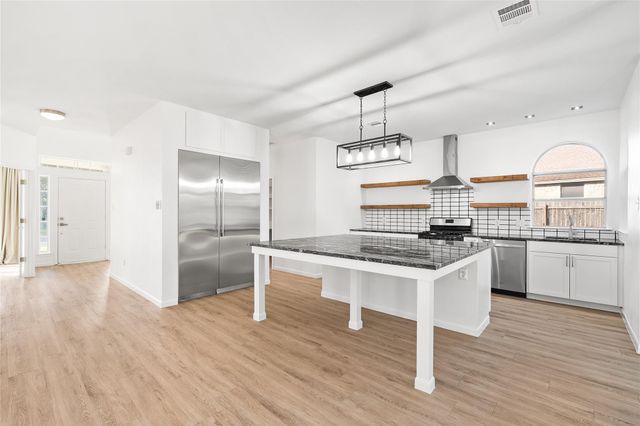 206 River Down RD, Georgetown, TX 78628