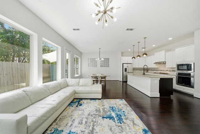 8808 Ashbloom Lane, Houston, TX 77080