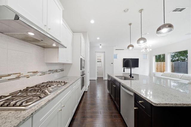 8808 Ashbloom Lane, Houston, TX 77080