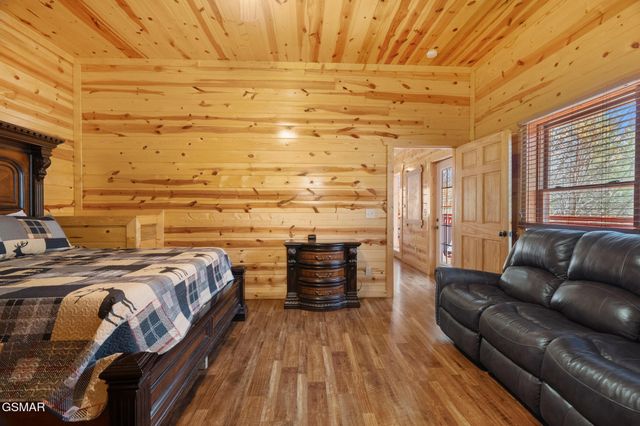 4355 Forest Ridge Way, Pigeon Forge, TN 37863