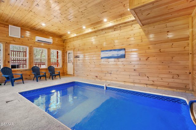 4355 Forest Ridge Way, Pigeon Forge, TN 37863