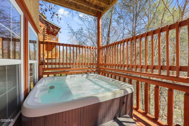 4355 Forest Ridge Way, Pigeon Forge, TN 37863