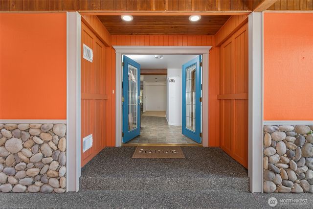 216 Denneboom Road, Coupeville, WA 98239