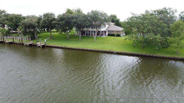 2925 County Road 519 Road 2, Brazoria, TX 77422