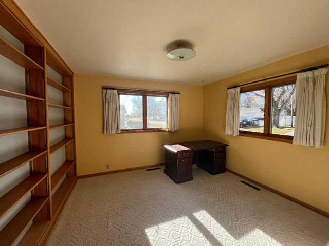 124 2nd Street E, Tracy, MN 56175