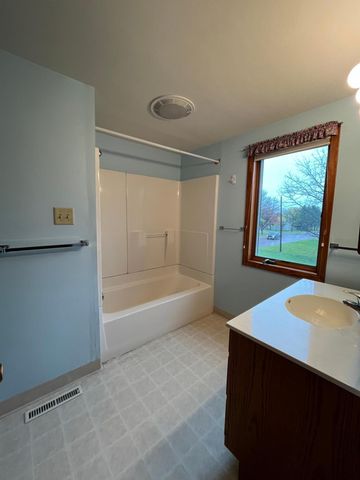 124 2nd Street E, Tracy, MN 56175