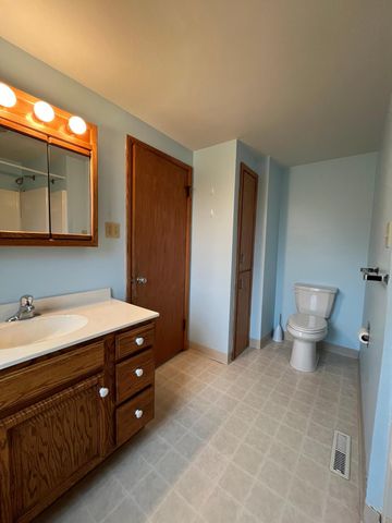 124 2nd Street E, Tracy, MN 56175