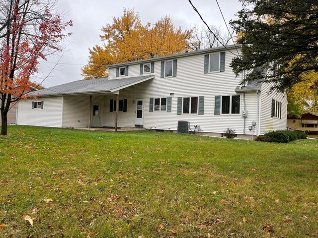 124 2nd Street E, Tracy, MN 56175