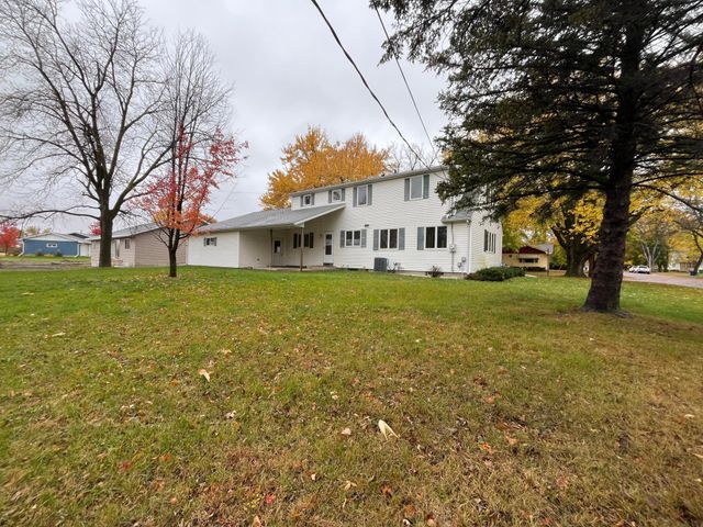 124 2nd Street E, Tracy, MN 56175