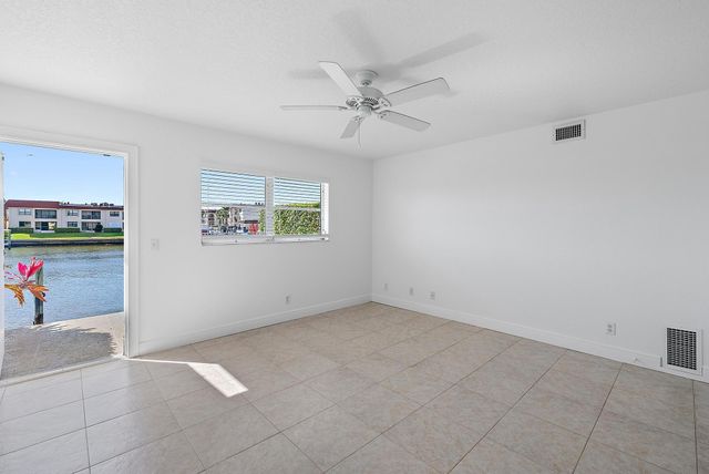 316 Southwind Court Apt 107, North Palm Beach, FL 33408