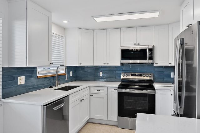 316 Southwind Court Apt 107, North Palm Beach, FL 33408