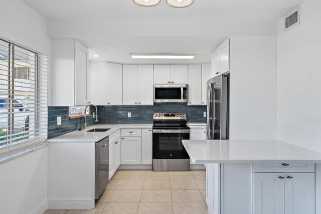 316 Southwind Court Apt 107, North Palm Beach, FL 33408