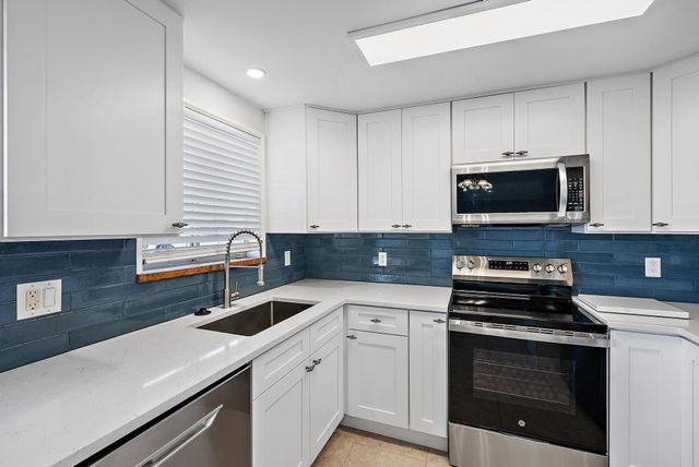 316 Southwind Court Apt 107, North Palm Beach, FL 33408