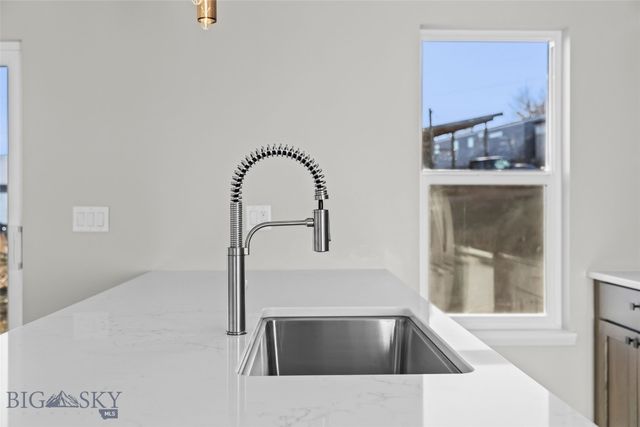 611 N L Street, Livingston, MT 59047