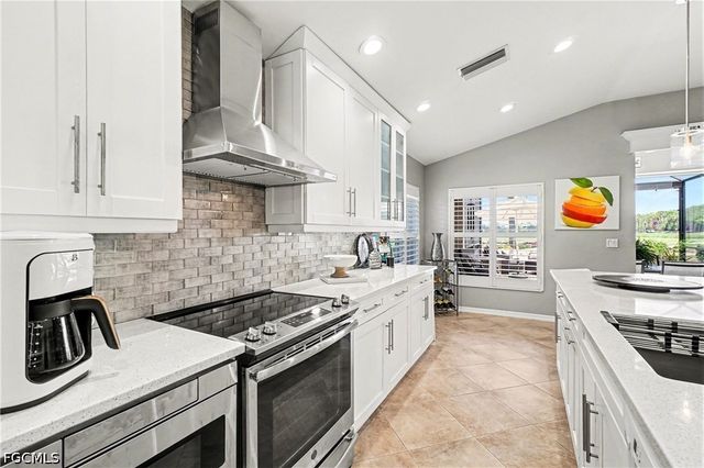 9532 Hemingway LN, Fort Myers, FL 33913