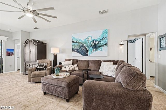 9532 Hemingway LN, Fort Myers, FL 33913
