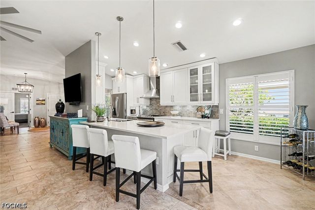 9532 Hemingway LN, Fort Myers, FL 33913