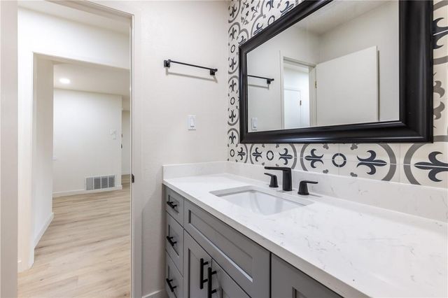 7601 West Gate BLVD, Austin, TX 78745