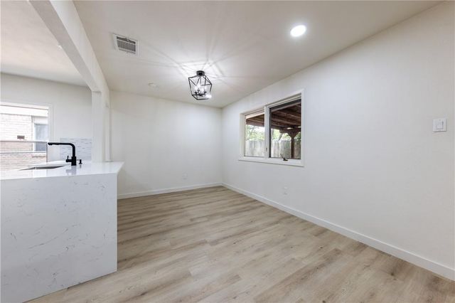 7601 West Gate BLVD, Austin, TX 78745