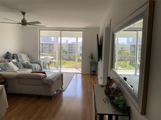 2851 Leonard Dr J603, Aventura, FL 33160