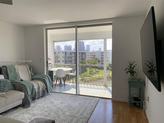 2851 Leonard Dr J603, Aventura, FL 33160
