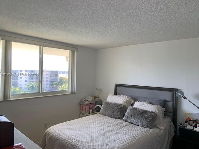2851 Leonard Dr J603, Aventura, FL 33160