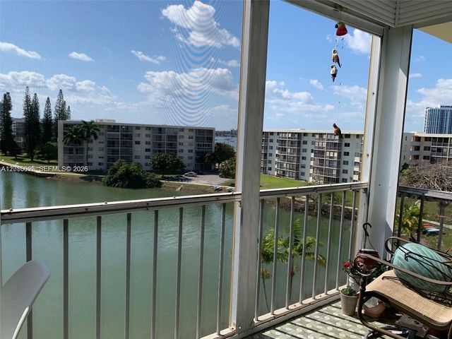 2851 Leonard Dr J603, Aventura, FL 33160