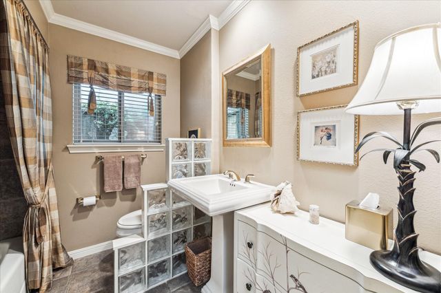 10607 Riverview Drive, Houston, TX 77042