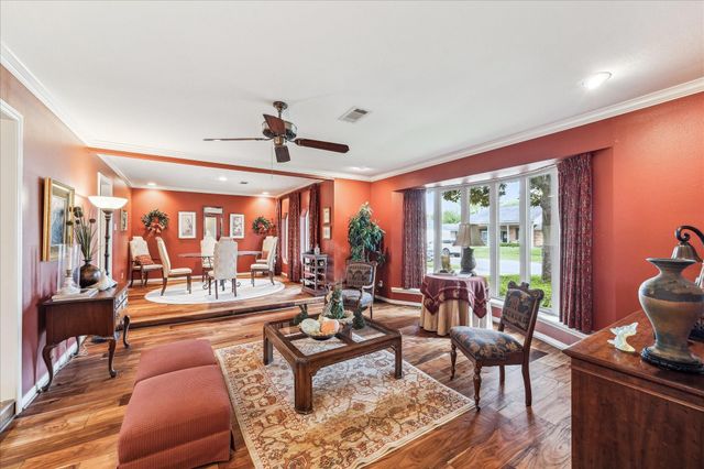 10607 Riverview Drive, Houston, TX 77042