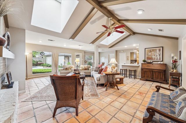 10607 Riverview Drive, Houston, TX 77042