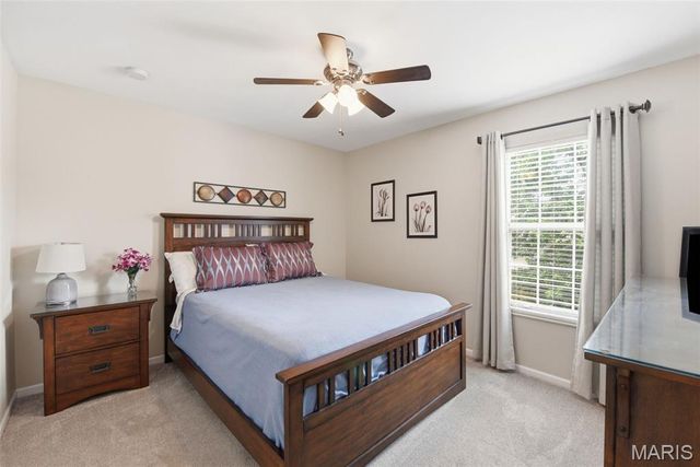 12401 Somerset Place Drive E, St Louis, MO 63128