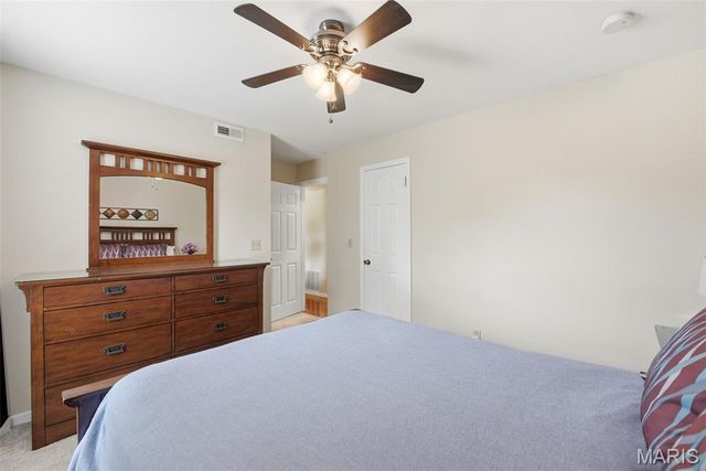 12401 Somerset Place Drive E, St Louis, MO 63128