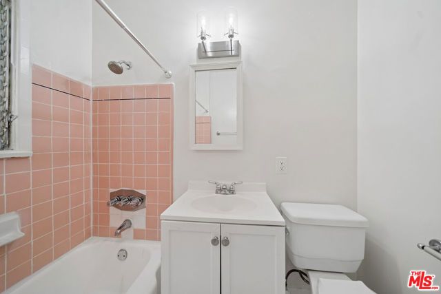 612 S Dunsmuir Avenue 1, Los Angeles, CA 90036