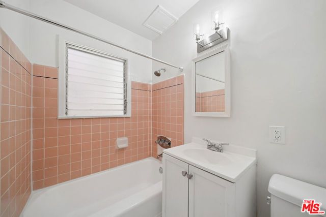 612 S Dunsmuir Avenue 1, Los Angeles, CA 90036