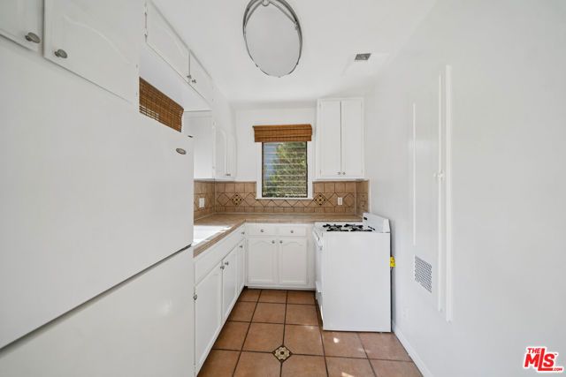 612 S Dunsmuir Avenue 1, Los Angeles, CA 90036