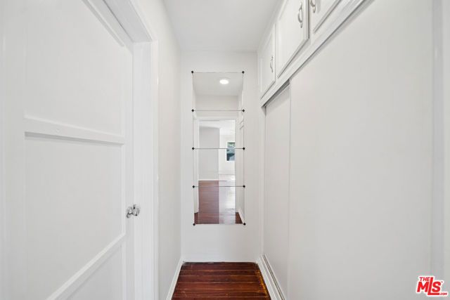 612 S Dunsmuir Avenue 1, Los Angeles, CA 90036