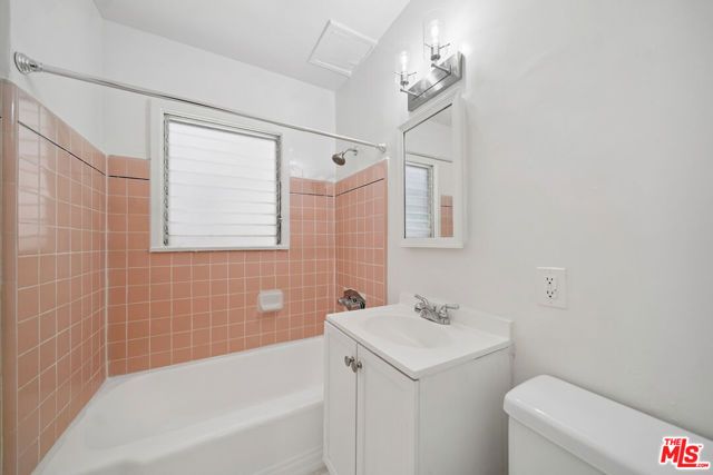 612 S Dunsmuir Avenue 1, Los Angeles, CA 90036