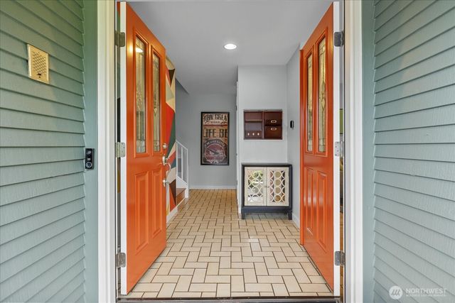 17013 NE 18th Street, Bellevue, WA 98008