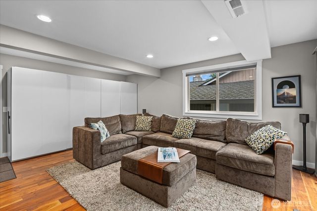 17013 NE 18th Street, Bellevue, WA 98008