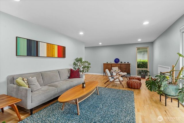 17013 NE 18th Street, Bellevue, WA 98008