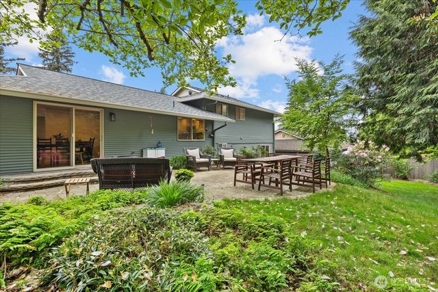 17013 NE 18th Street, Bellevue, WA 98008