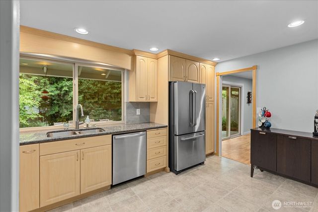 17013 NE 18th Street, Bellevue, WA 98008