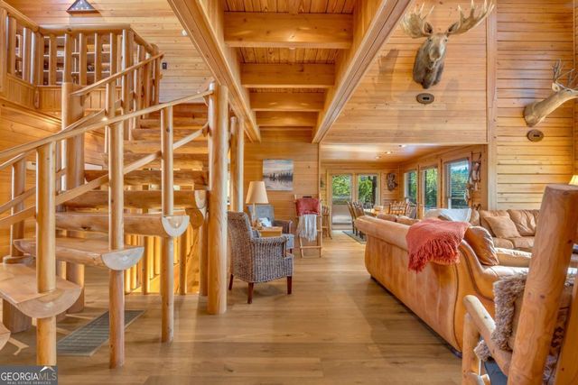 429 Oakmont Drive, Hiawassee, GA 30546