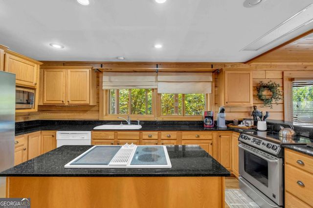 429 Oakmont Drive, Hiawassee, GA 30546