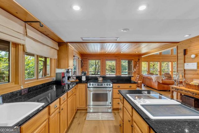 429 Oakmont Drive, Hiawassee, GA 30546