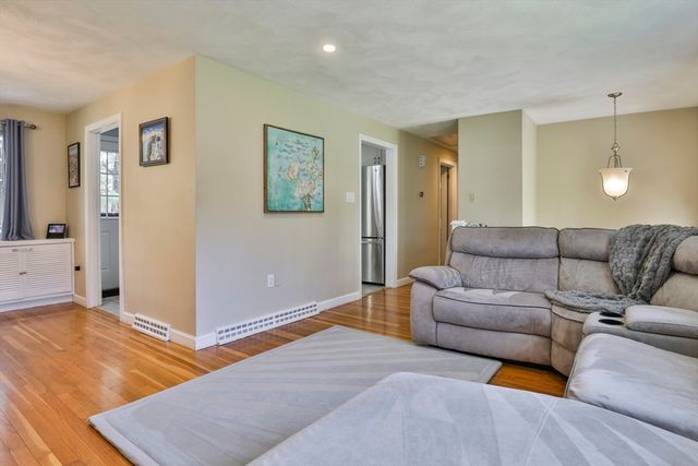 26 Clover Hill Drive, Chelmsford, MA 01824