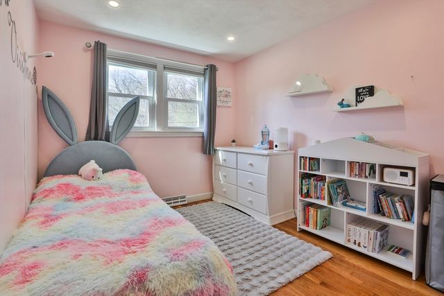 26 Clover Hill Drive, Chelmsford, MA 01824