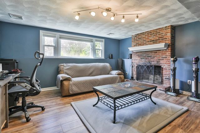26 Clover Hill Drive, Chelmsford, MA 01824